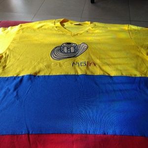 Colombia Vueltiao Hat tee. New but not tags.
